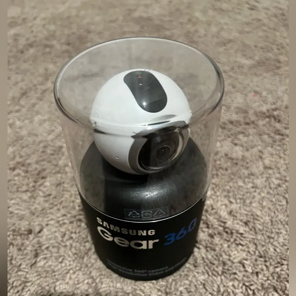 Samsung Gear 360 Real 360° High Resolution VR Camera